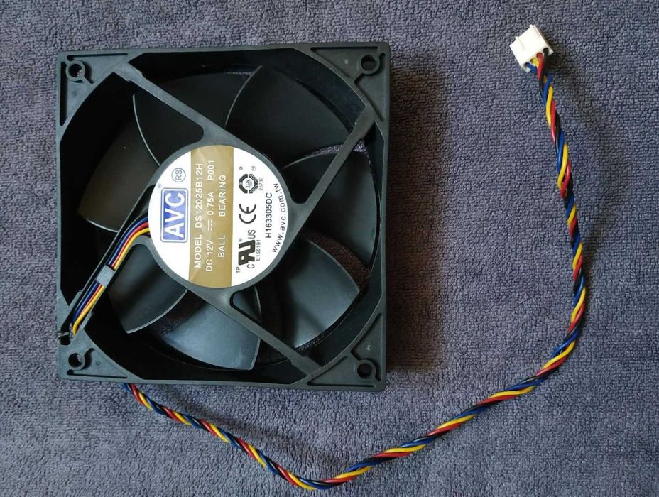 Wentylator AVC 12V 0,75A (120x120x25mm)