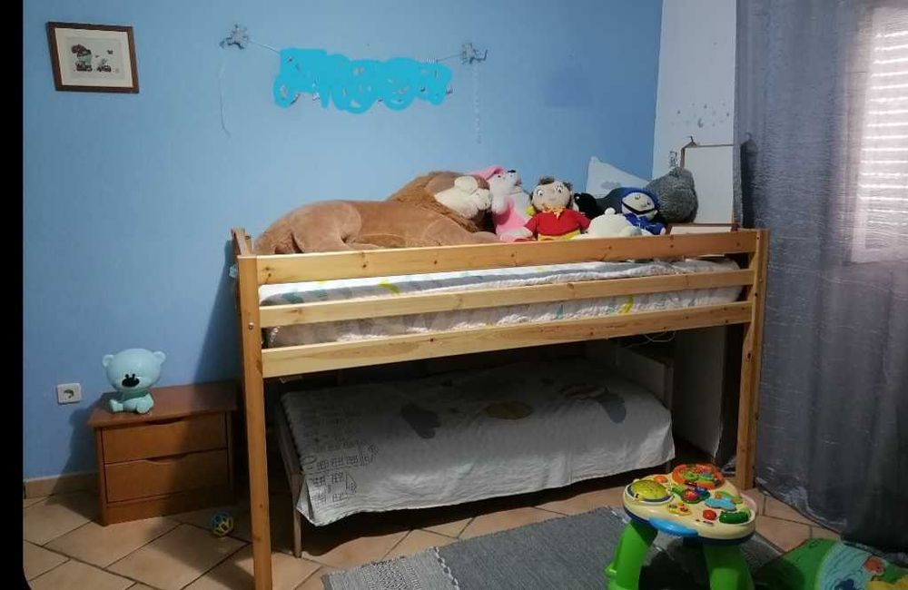 Cama para crianças  com escorrega