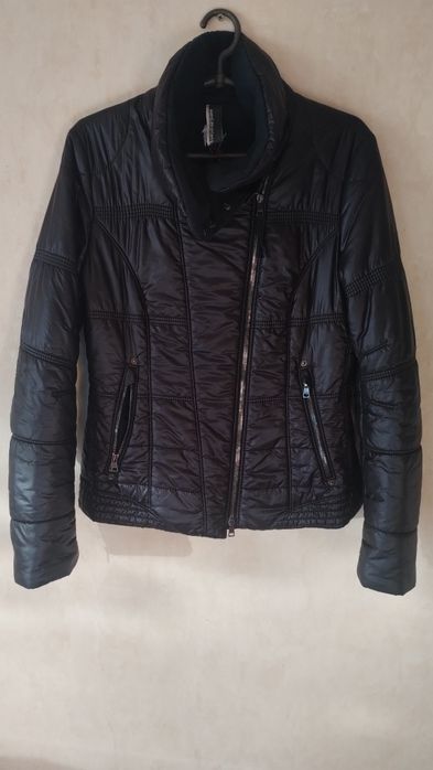 Жіноча  cтильна куртка Marccain S
