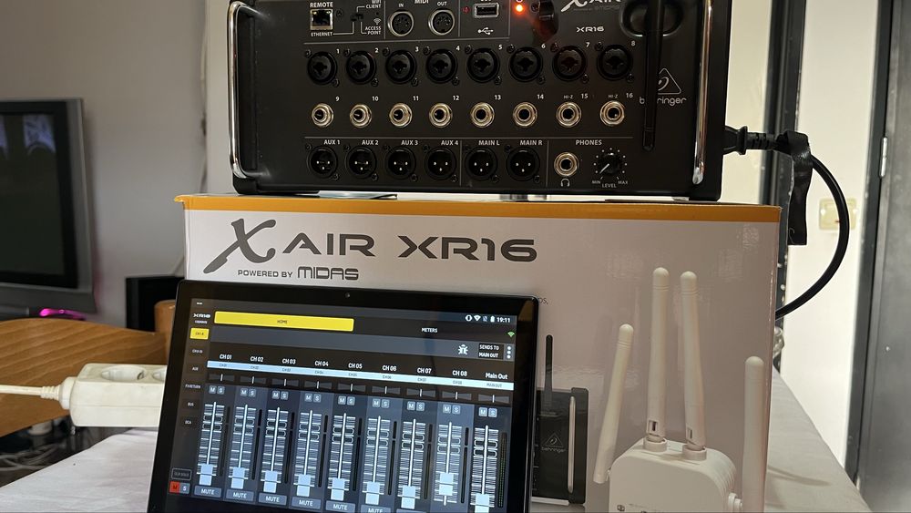 Mesa digital XR16 BEHRINGER