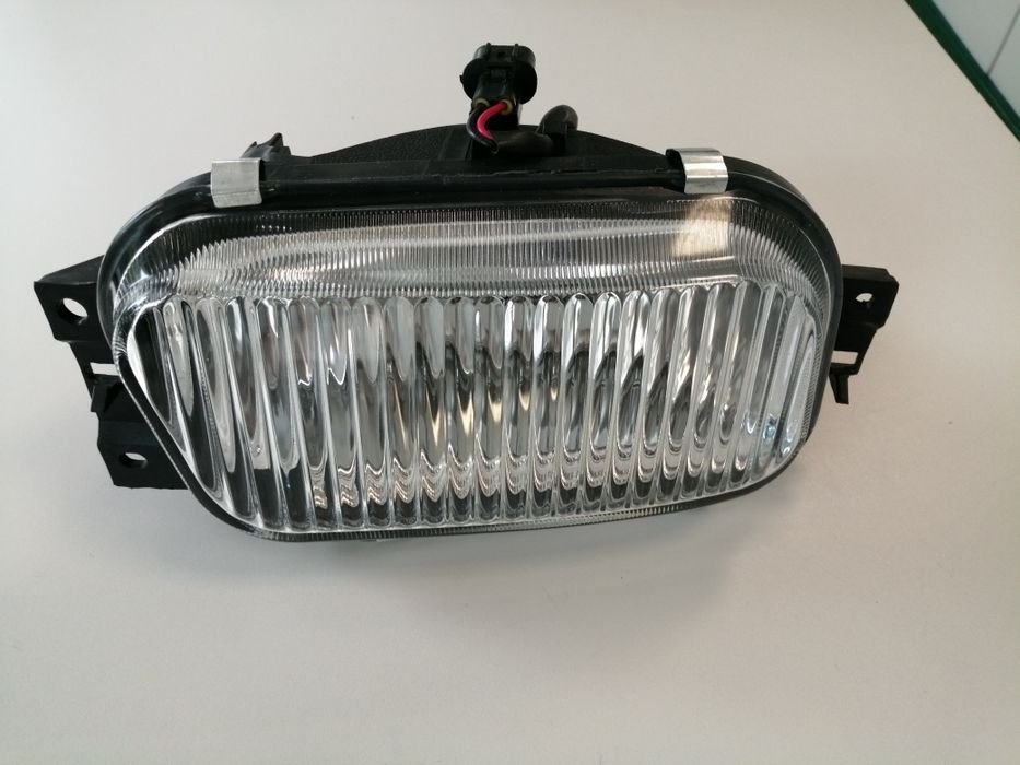 Farol de nevoeiro mitsubishi canter fuso FB83 FE73 FE84 FE75