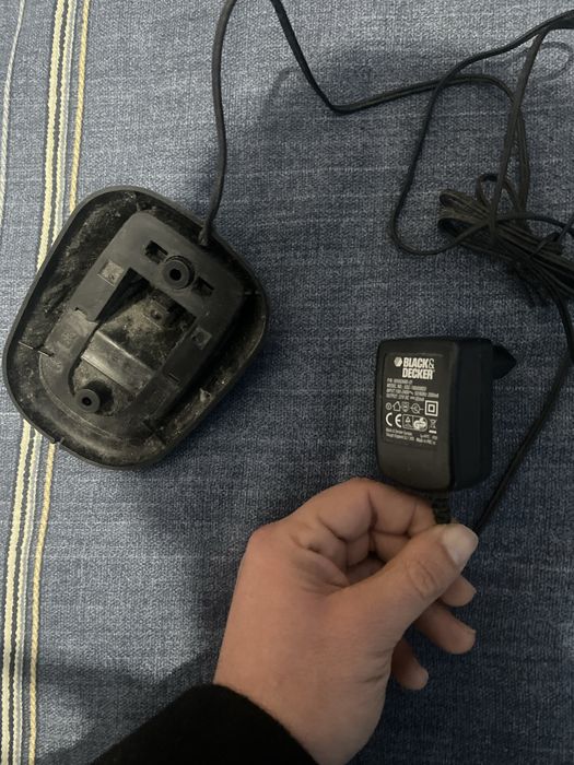 Carregador de tomada e base para rato