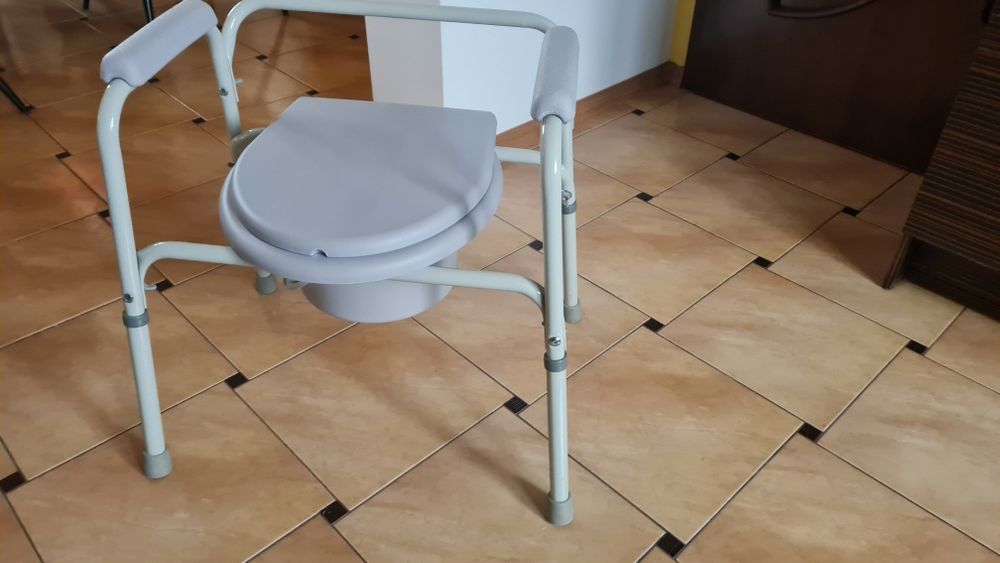Krzesło toaleta nowe do 120 kg