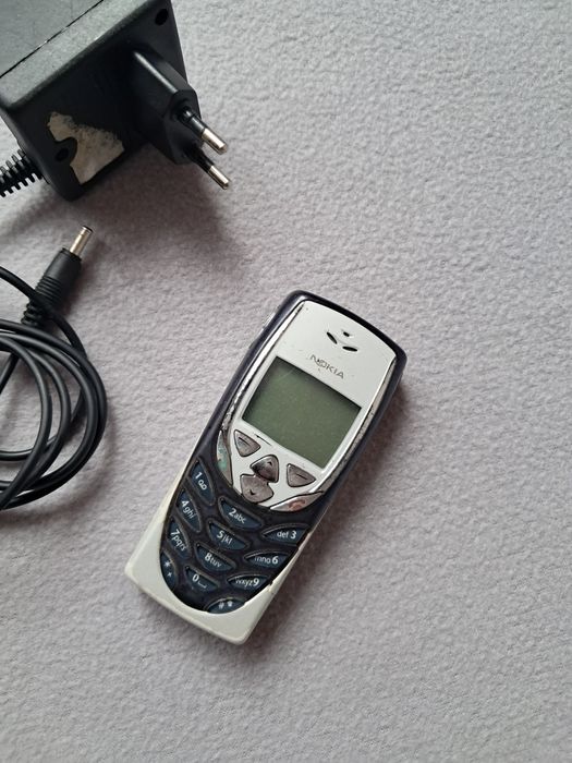 Telefon komorkowy nokia 8310