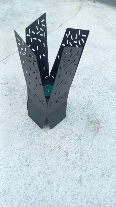 Castiçal metálico preto