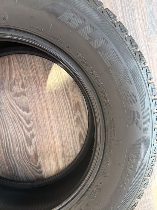 Шини Bridgestone 215/70/R16