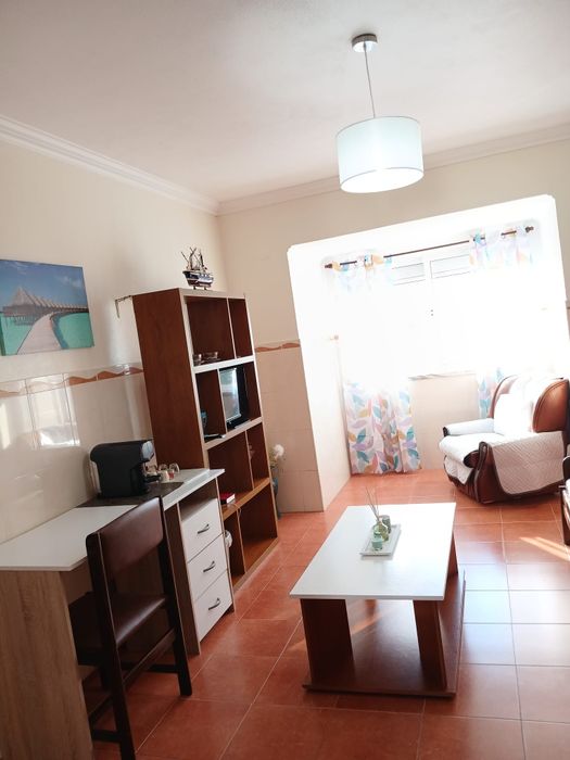Peniche -Apartamento T2 para alugar na ÉPOCA ESCOLAR