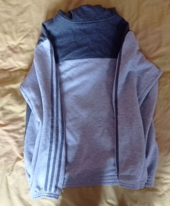 Кофта adidas розмір M стан ідеал