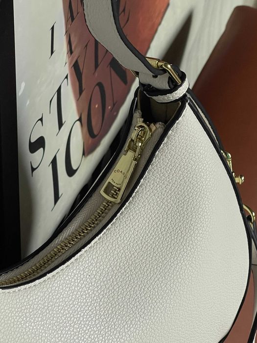Женская сумка Coach Kleo багет через плечо Коуч коричневый черный