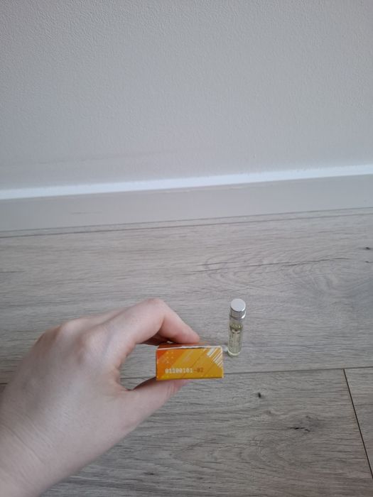 Miniaturka Escentric Molecules E02 woda toaletowa