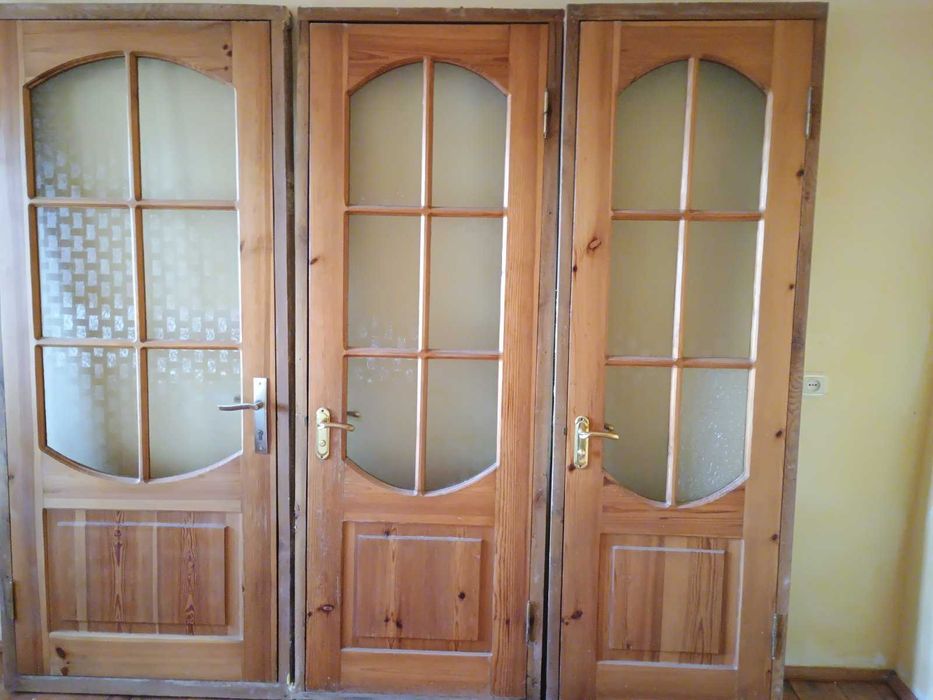 Продам двері з дубовою коробкою