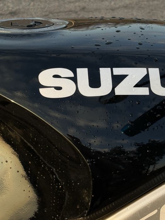 Продам гарниний та нанійний мотоцикил