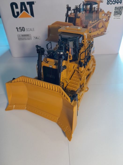 Model Buldozer Cat D9