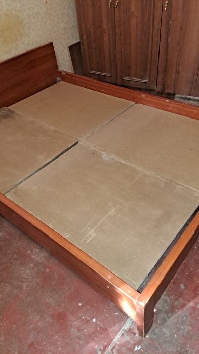 Продается часть мебели и кровать с матрацем