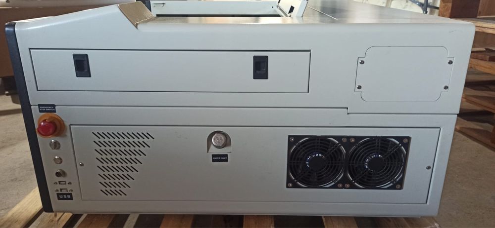 Laser co2 60w 700x450mm Usado com Gatantia