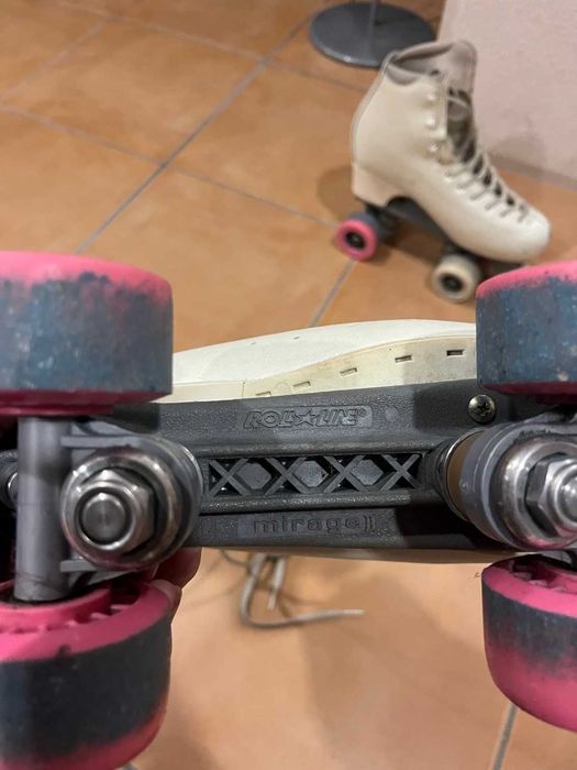 Patins de patinagem artística