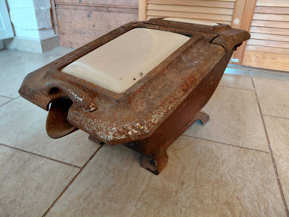 Węglarka zabytkowa żeliwna