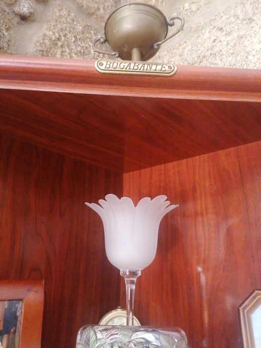 Movel de canto em madeira