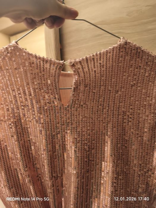 Sukienka cekinowa tiulowa