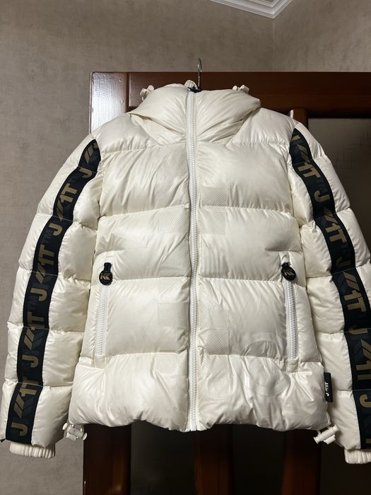 Продам новый пуховик