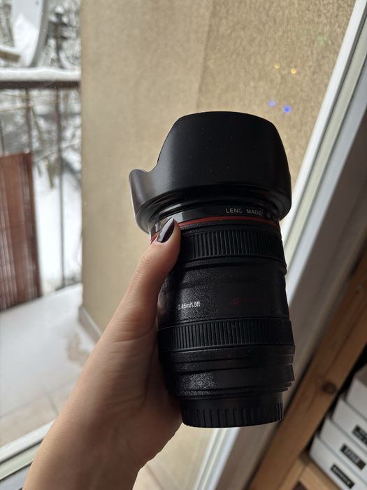 Kubek w kształcie obiektywu