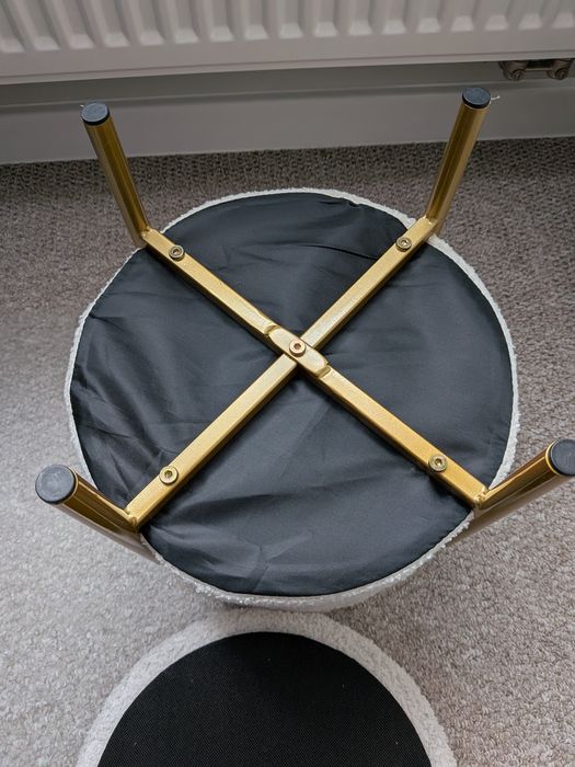 Okrągła pufa ze schowkiem 30 cm