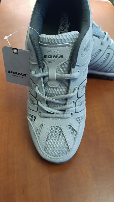 Кроссовки BONA летние