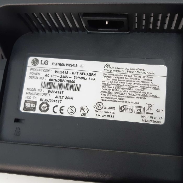 Monitor LG Flatron 22" LCD 1680x1050p 5ms Funcional