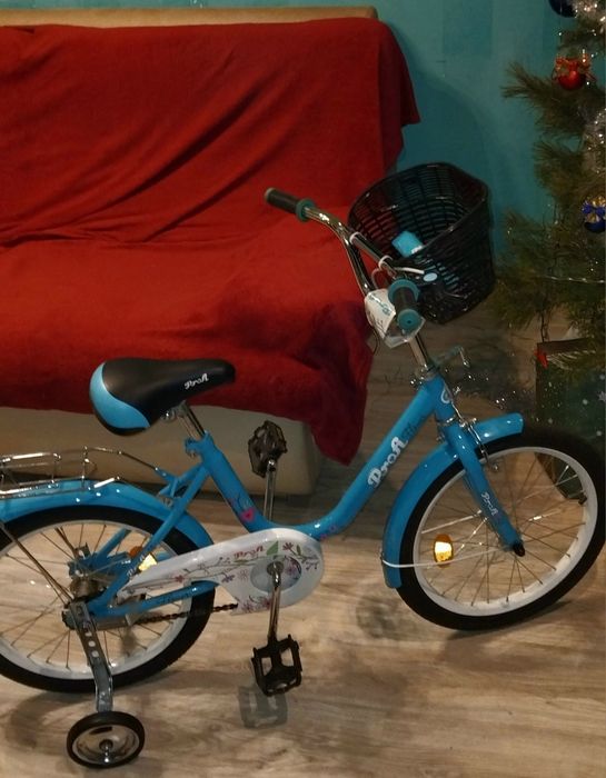 Продам детский велосипед на 18дюймов+корзинка почти новый.