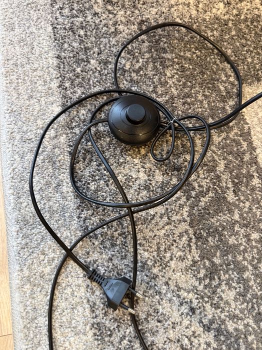 Lampa pokojowa stojąca