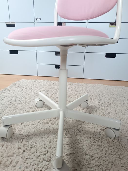 ÖRFJÄLL dziecięce kdzesło biurowe IKEA różowe dla dziewczynki