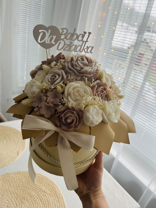 2 Flowerboxy ze świec sojowych prezent na dzień babci dziadka