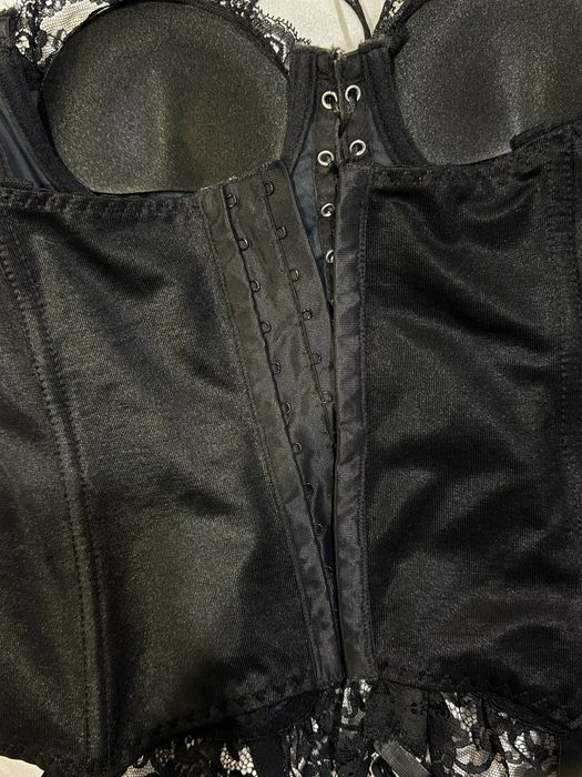 Ідеальний чорний корсет