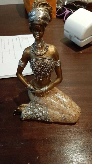 Peça decorativa - senhora