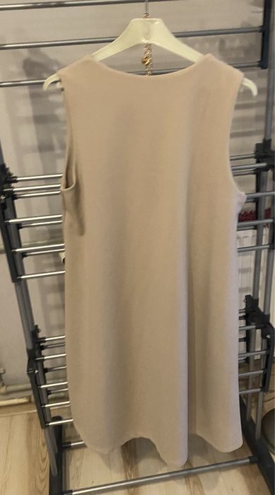 Nowa suknia z paskiem