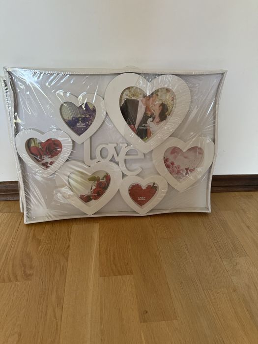 Нова Фоторамка-Колаж Пластикова настінна рамка Love 6 Hearts