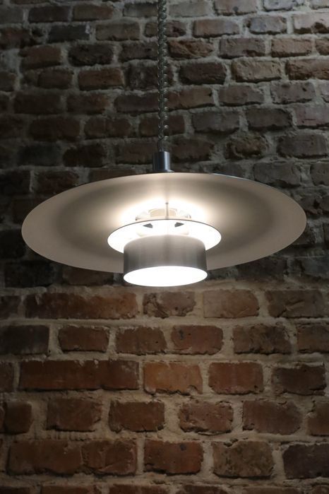 Szwedzka lampa wisząca Mark Slöjd vintage srebrna space age