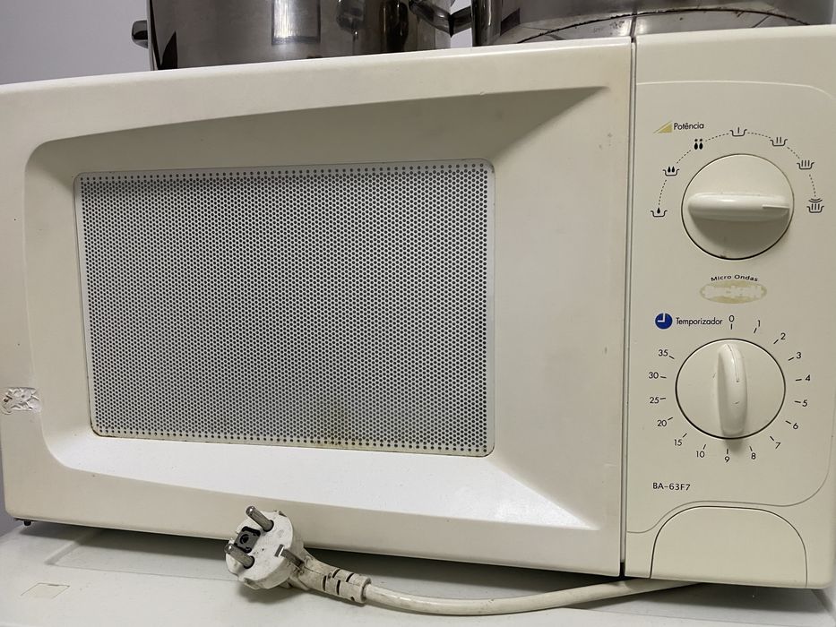 Frigorifico whirpool + microondas + tachos