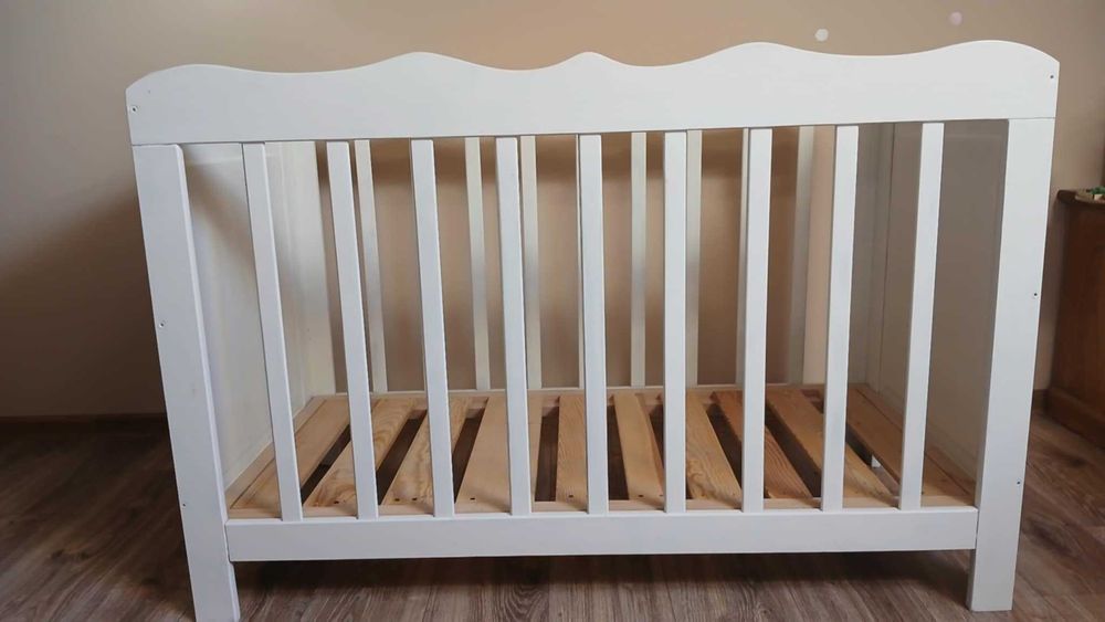 Łóżeczko drewniane dla dziecka