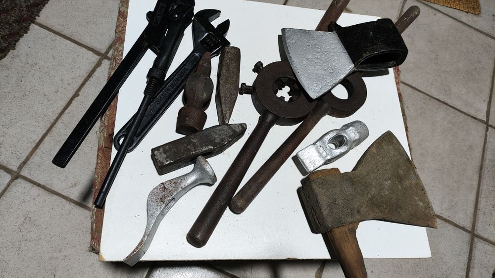 Інструменти газовий,розвідний ключі,тримачі