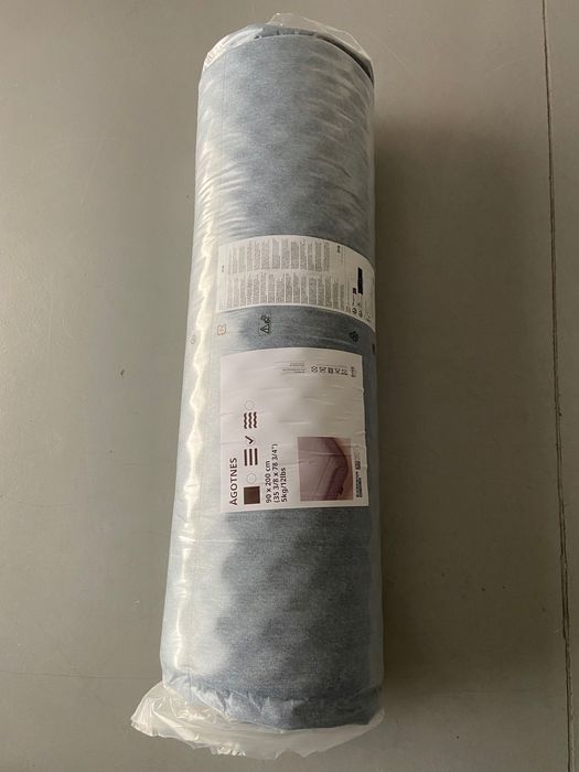 Colchão novo embalado.
