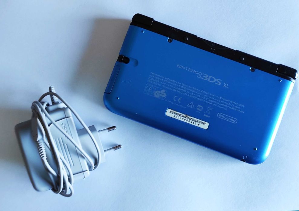Nintendo 3DS XL Azul - Desbloqueada - Cartão 128 GB-