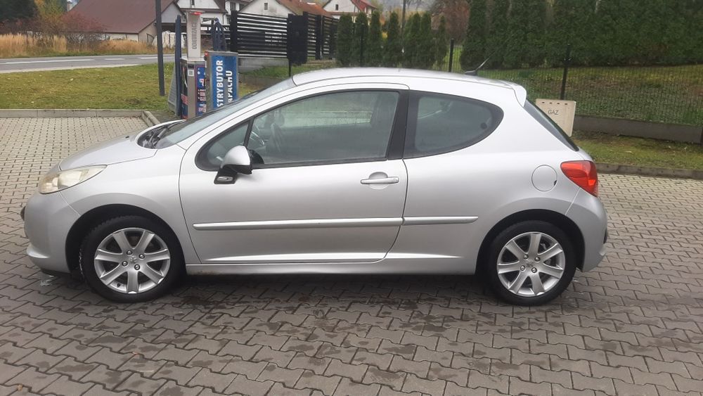 Ładny peugeot 207