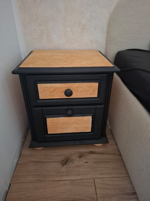 Drewniana komoda i dwie szafki nocne