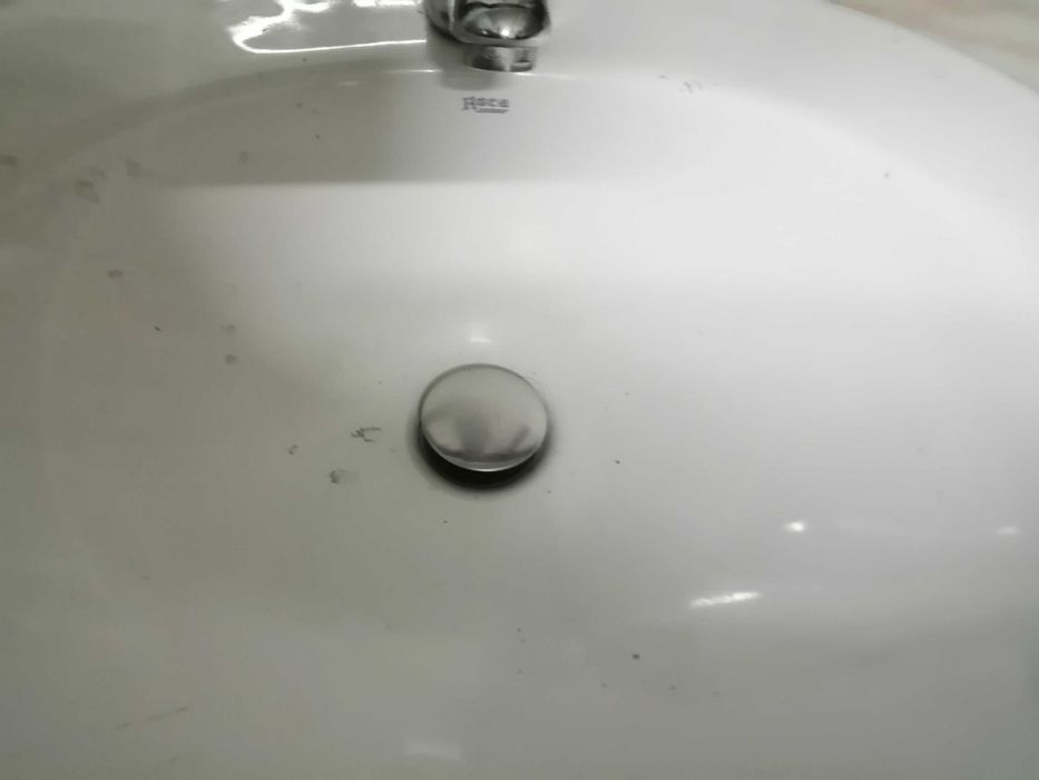 Móvel com pio e torneira