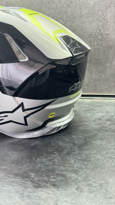 Мотошолом Alpinestars Supertech M8 — Топовий захист та технології