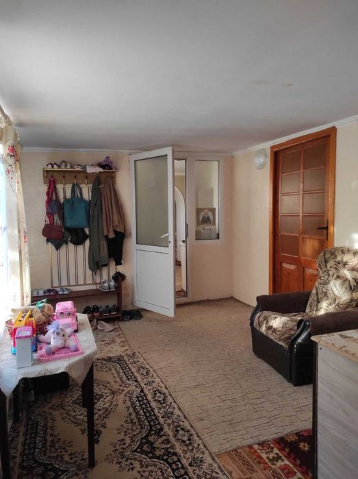 Добротный дом у границы города - в Латовке (Котовке)