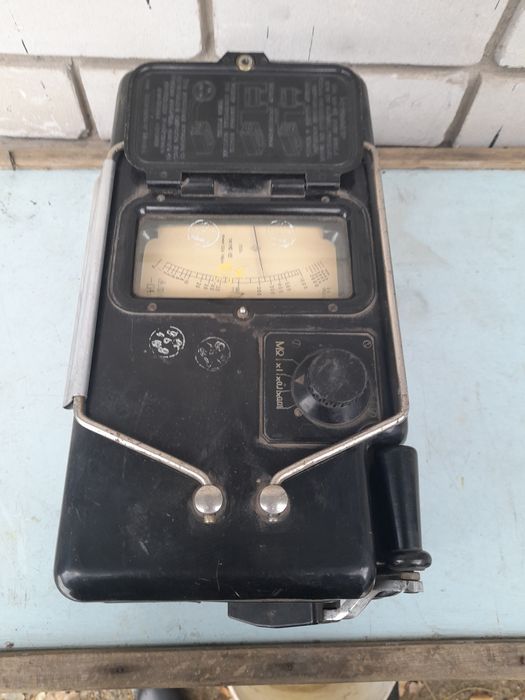 Мегаомметр ручной 2 500 Вольт