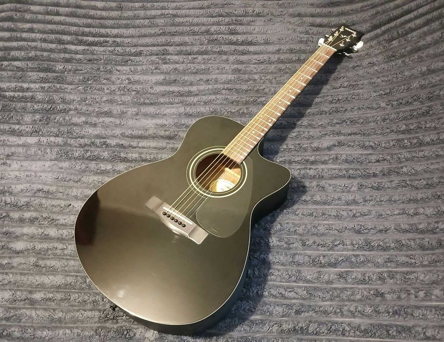 Продаам Акустичну гітару YAMAHA FS100C (Black) +чохол