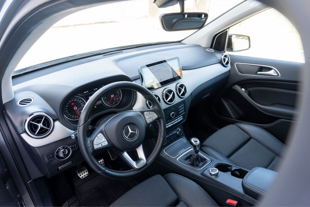 Mercedes-Benz B 180 — fotografia 7
